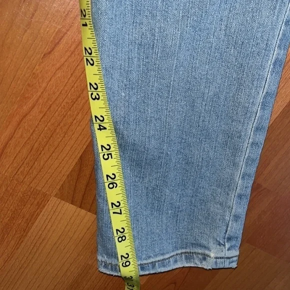 Ann Taylor Loft women’s skinny jeans with light intentional distressing - Picture 10 of 12